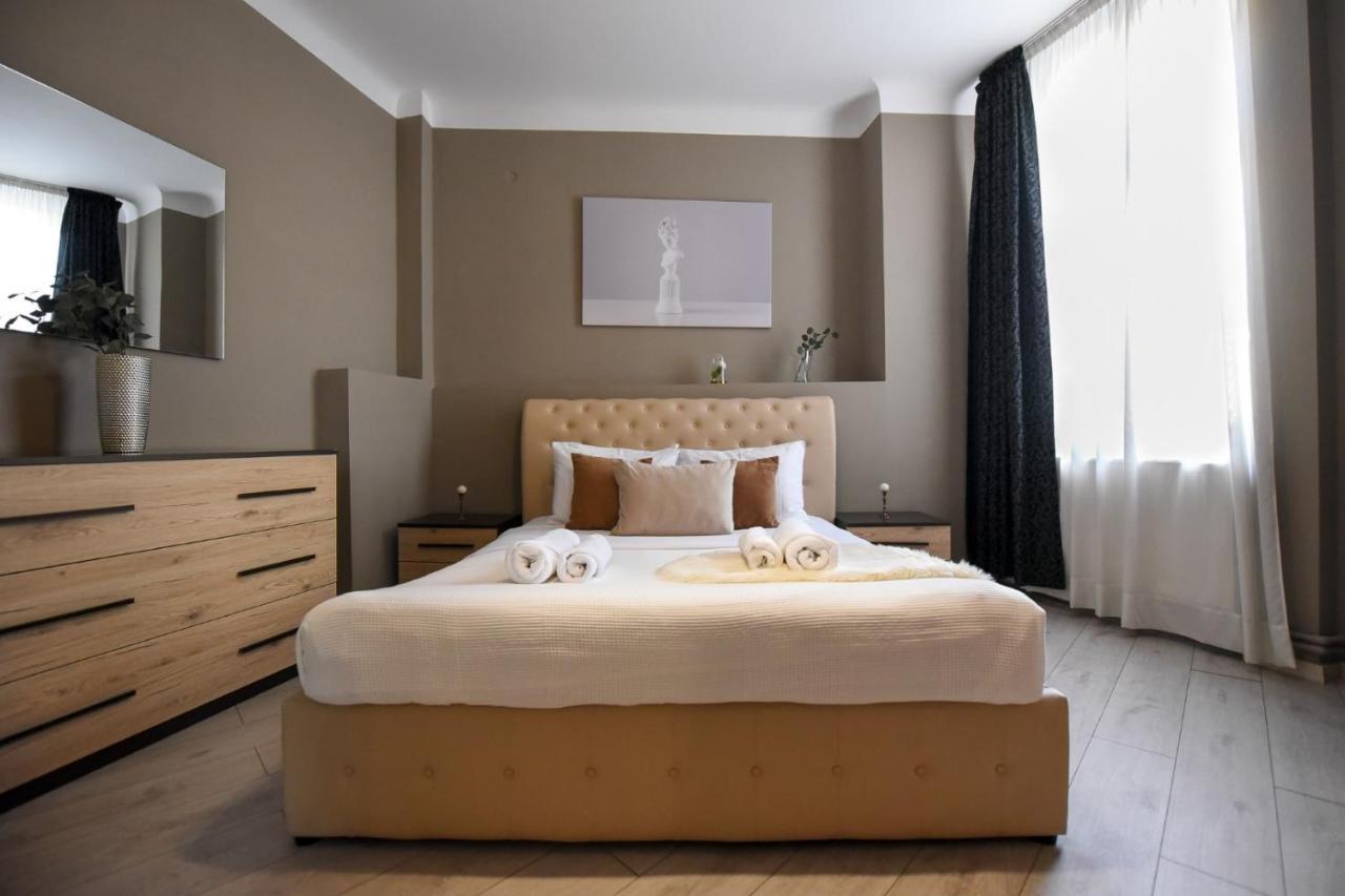 Discover Comfort: Charming & Spacious Apartment In The Old Town Bukareszt Zewnętrze zdjęcie