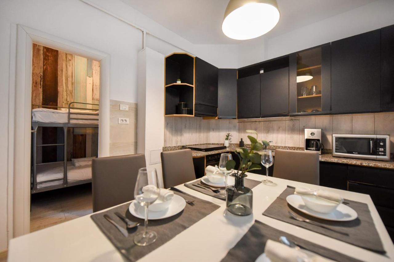 Discover Comfort: Charming & Spacious Apartment In The Old Town Bukareszt Zewnętrze zdjęcie