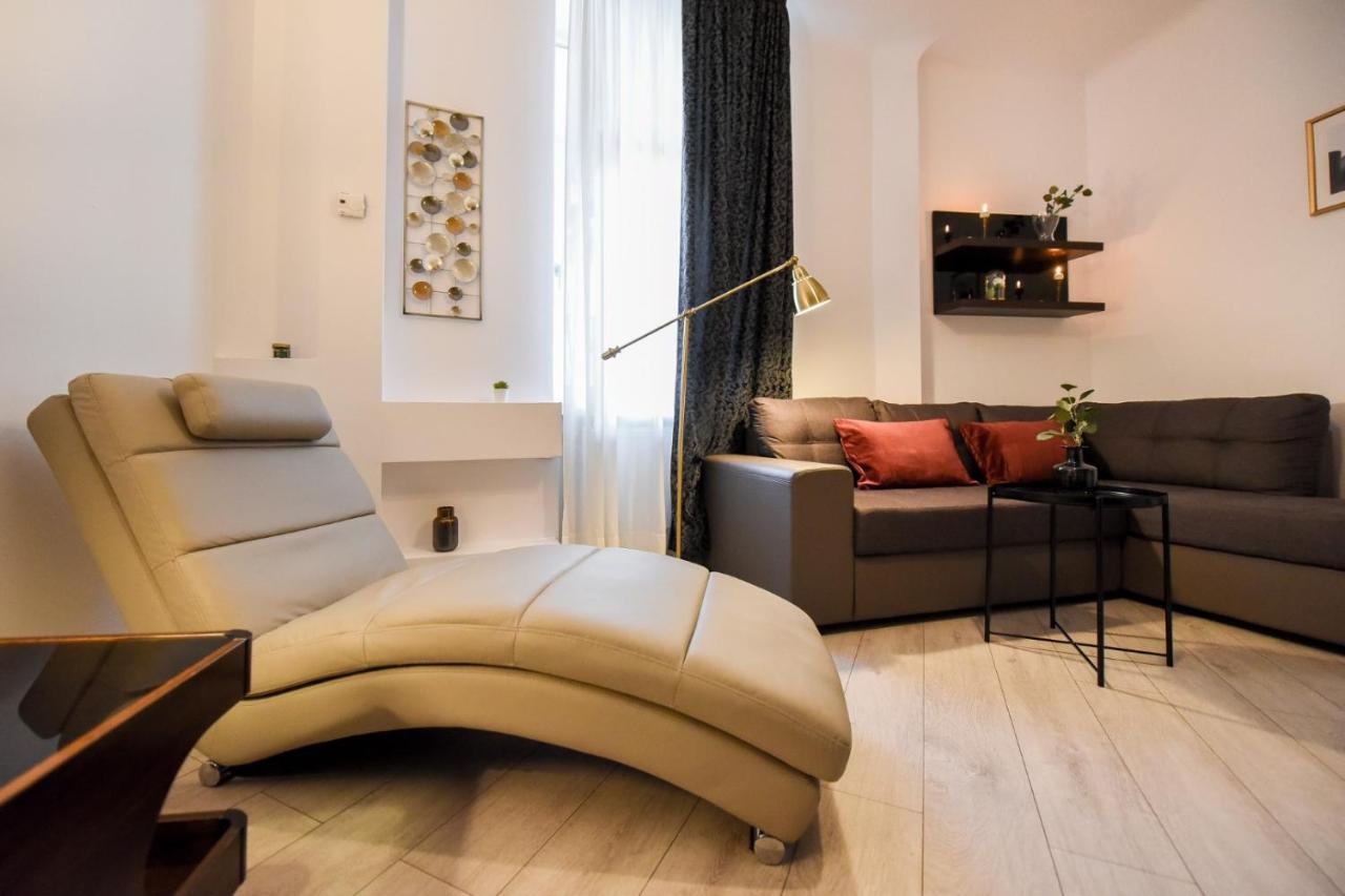 Discover Comfort: Charming & Spacious Apartment In The Old Town Bukareszt Zewnętrze zdjęcie