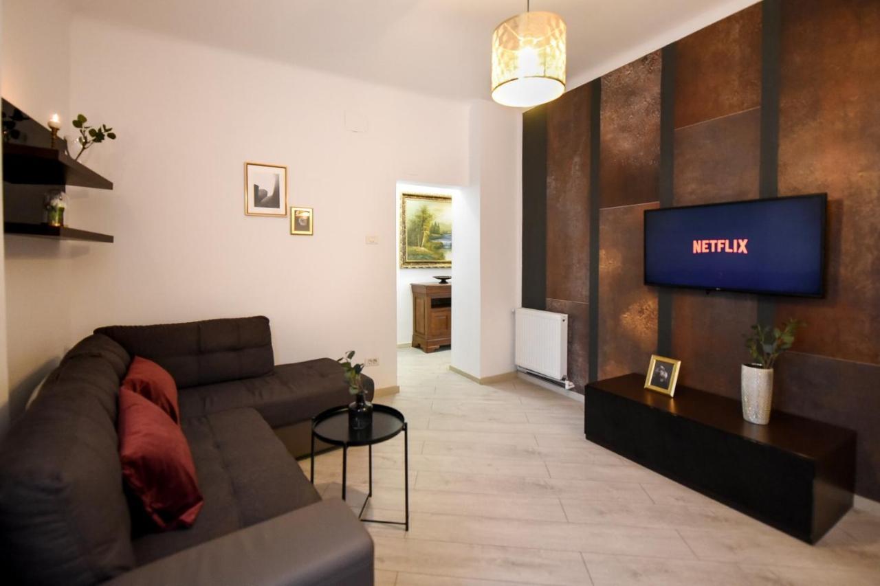 Discover Comfort: Charming & Spacious Apartment In The Old Town Bukareszt Zewnętrze zdjęcie